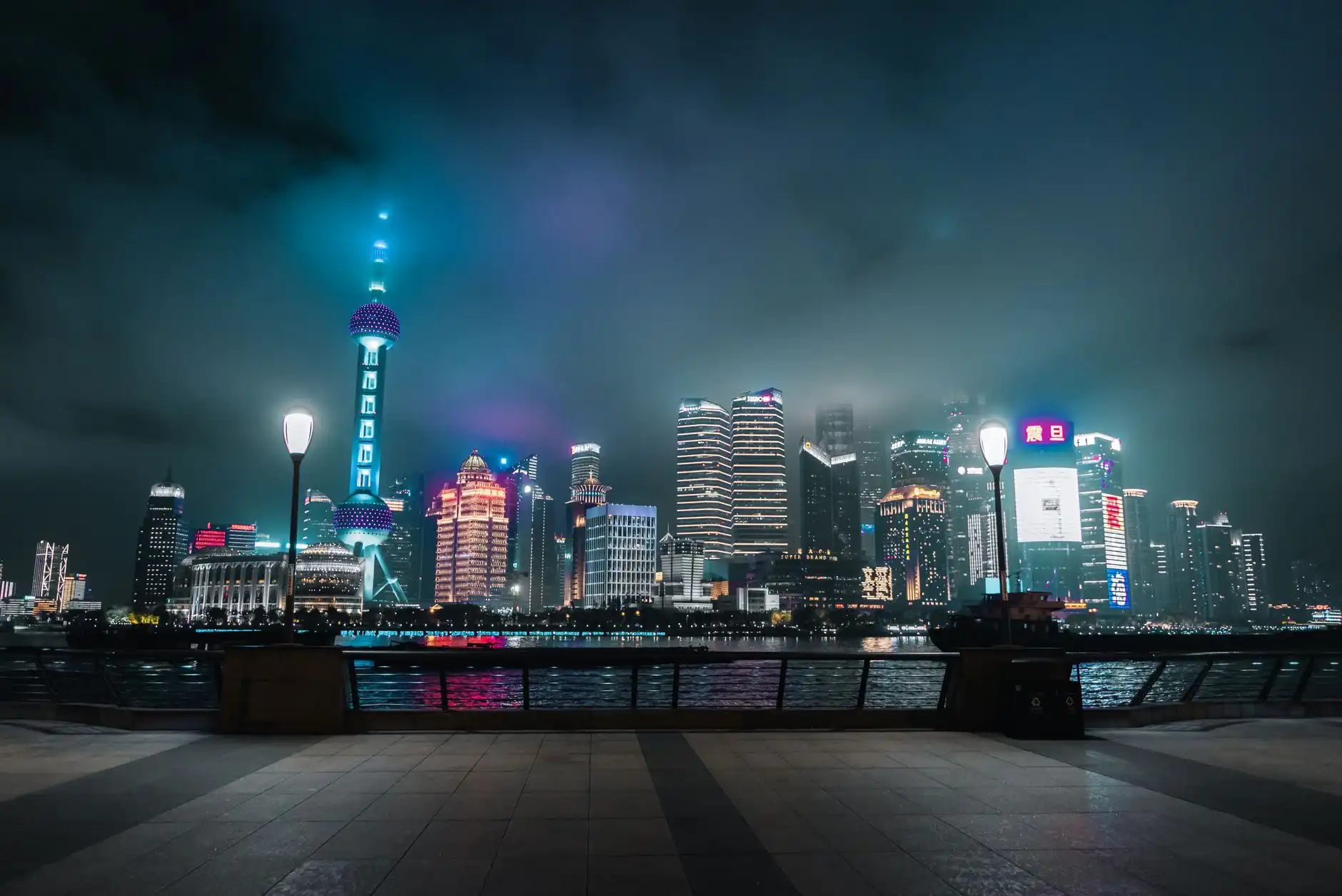 工业废气治理技术对比：催化燃烧与活性炭吸附方案选型指南